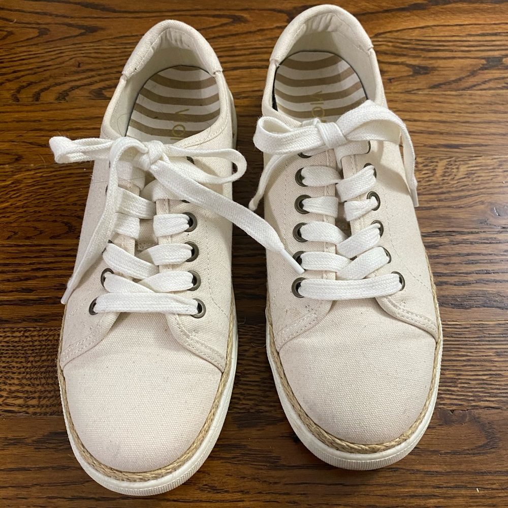 Vionic Sneakers